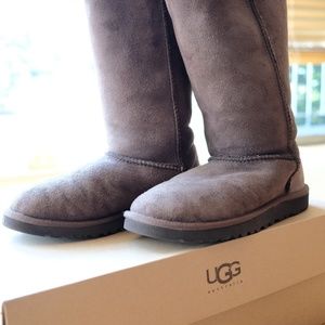 UGG AUSTRALIA BARELY WORN CHOCOLATE BROWN SIZE 4!